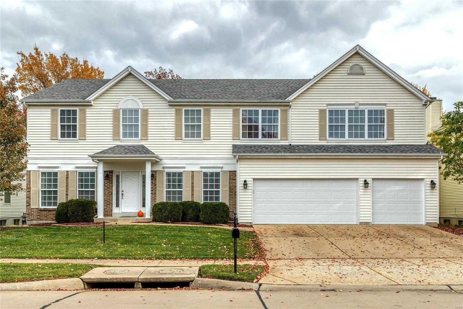 $595,000 - 4Br/4Ba -  for Sale in Manors At Bellerive Two, Creve Coeur