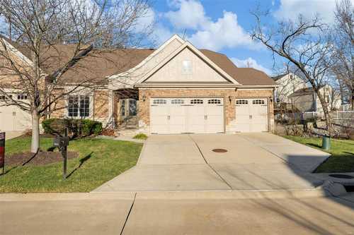 $725,000 - 3Br/3Ba -  for Sale in Villas At Hanna Bend, Manchester