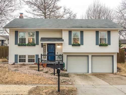 $246,000 - 3Br/2Ba -  for Sale in Meadowpark One, Maryland Heights