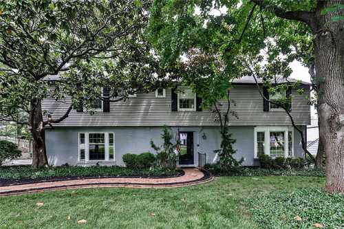 $990,000 - 5Br/3Ba -  for Sale in Willow Hill, Ladue
