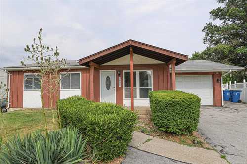 $220,000 - 3Br/1Ba -  for Sale in Brookside 2, Maryland Heights
