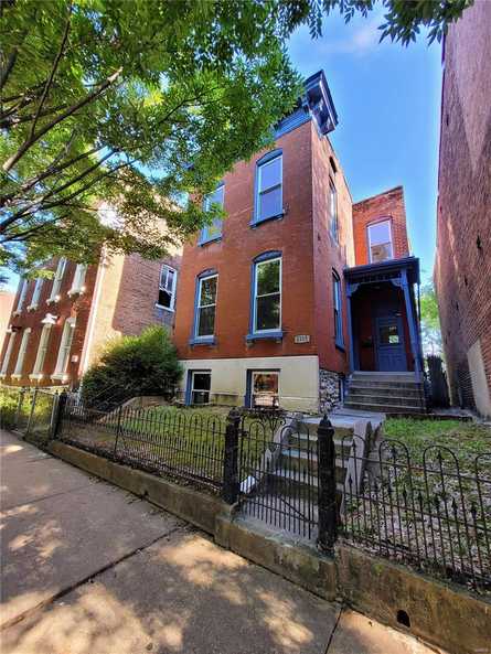 $262,000 - 2Br/2Ba -  for Sale in St Louis Commons Add, St Louis