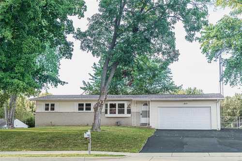 $224,900 - 3Br/2Ba -  for Sale in Powell Park & Forest Gardens, St Charles