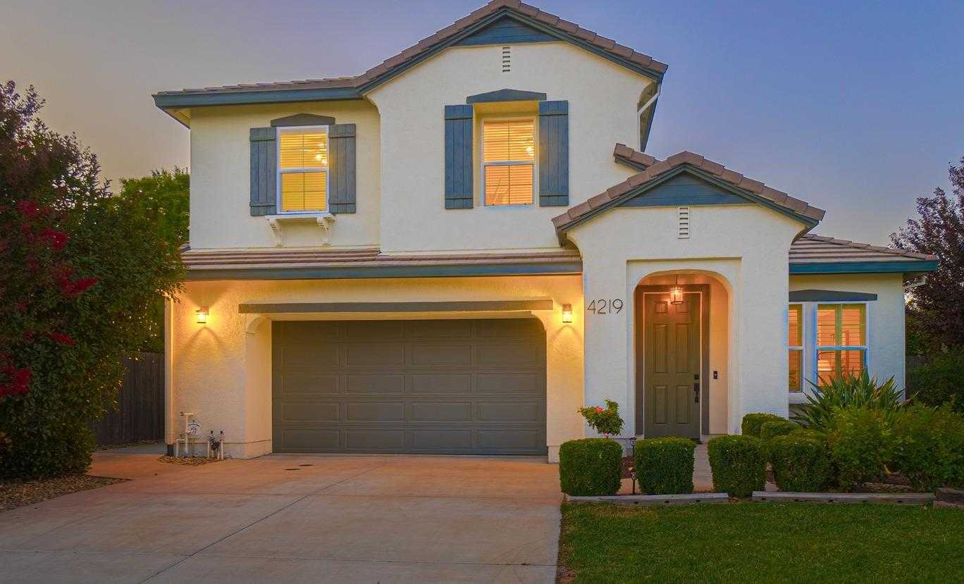 $1,248,000 - 4Br/3Ba -  for Sale in New Willowbank, Davis