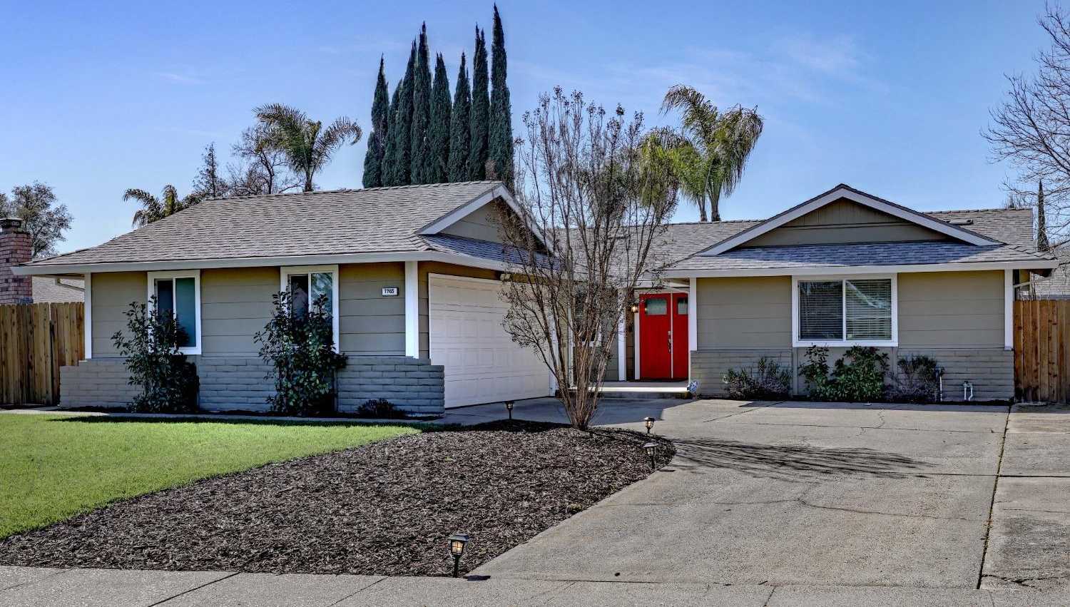 $525,000 - 3Br/2Ba -  for Sale in Larchmont Northridge, Citrus Heights