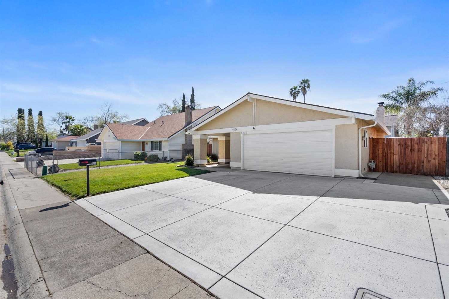 $469,500 - 3Br/2Ba -  for Sale in Foothill Estates, Citrus Heights