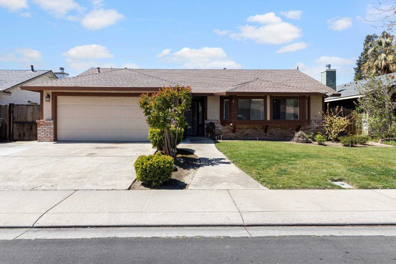 $474,000 - 3Br/2Ba -  for Sale in Pelandale Heights, Modesto