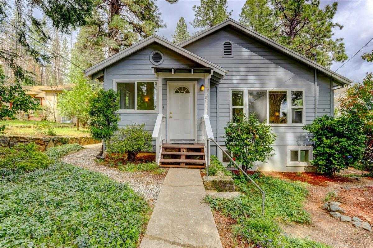 $400,000 - 3Br/2Ba -  for Sale in Grass Valley