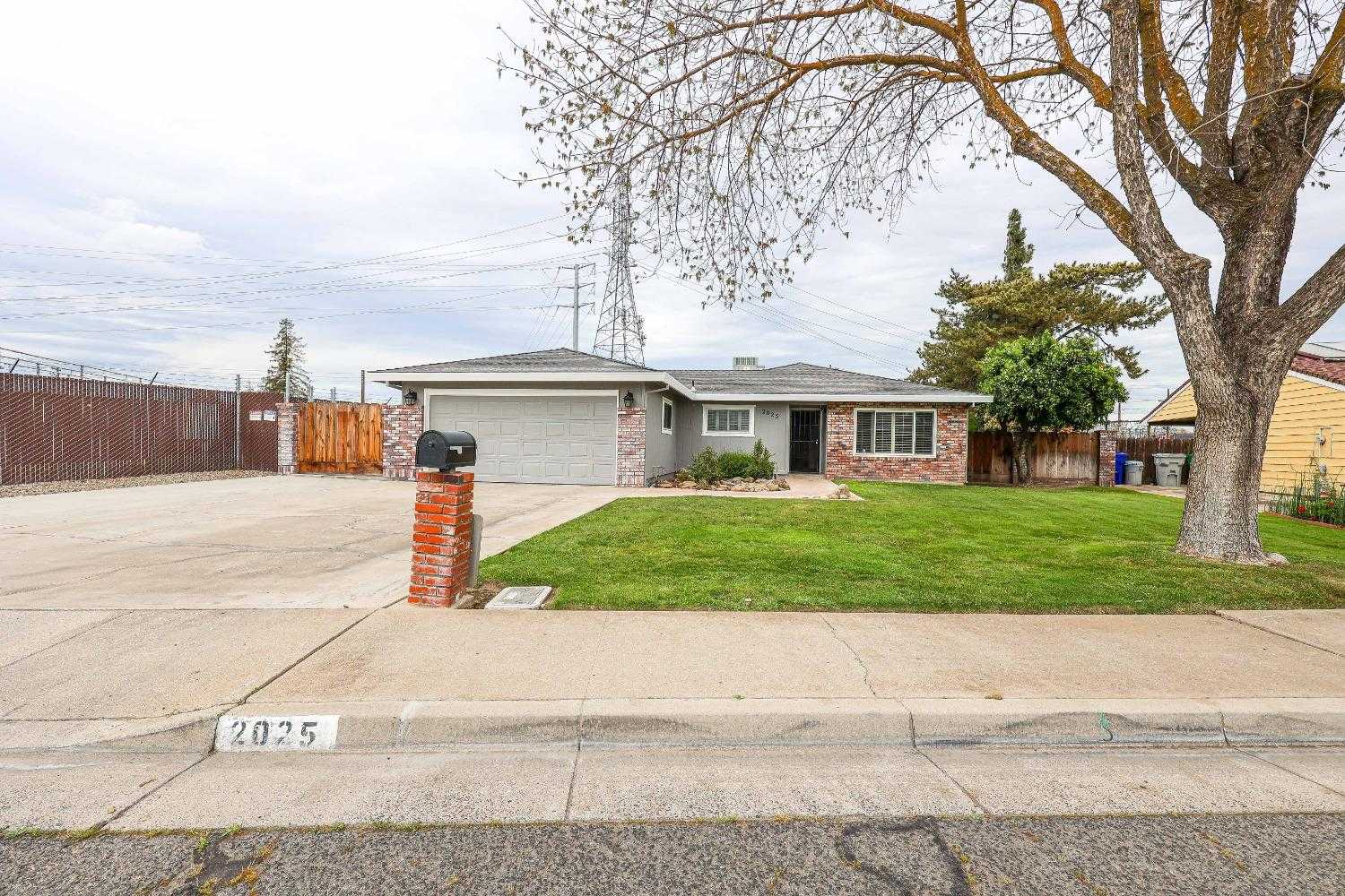 $485,000 - 3Br/2Ba -  for Sale in Atwater