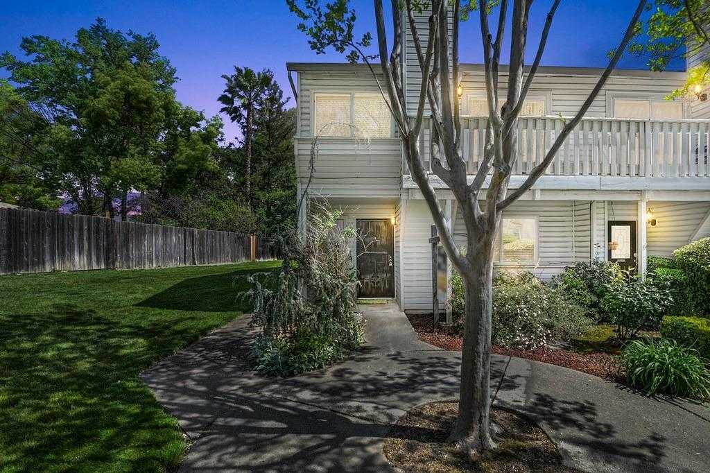 $374,900 - 3Br/3Ba -  for Sale in Shadowwood, Citrus Heights