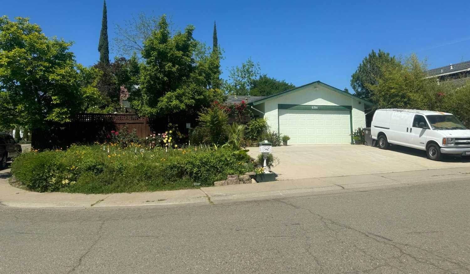 $450,000 - 4Br/2Ba -  for Sale in Citrus Heights