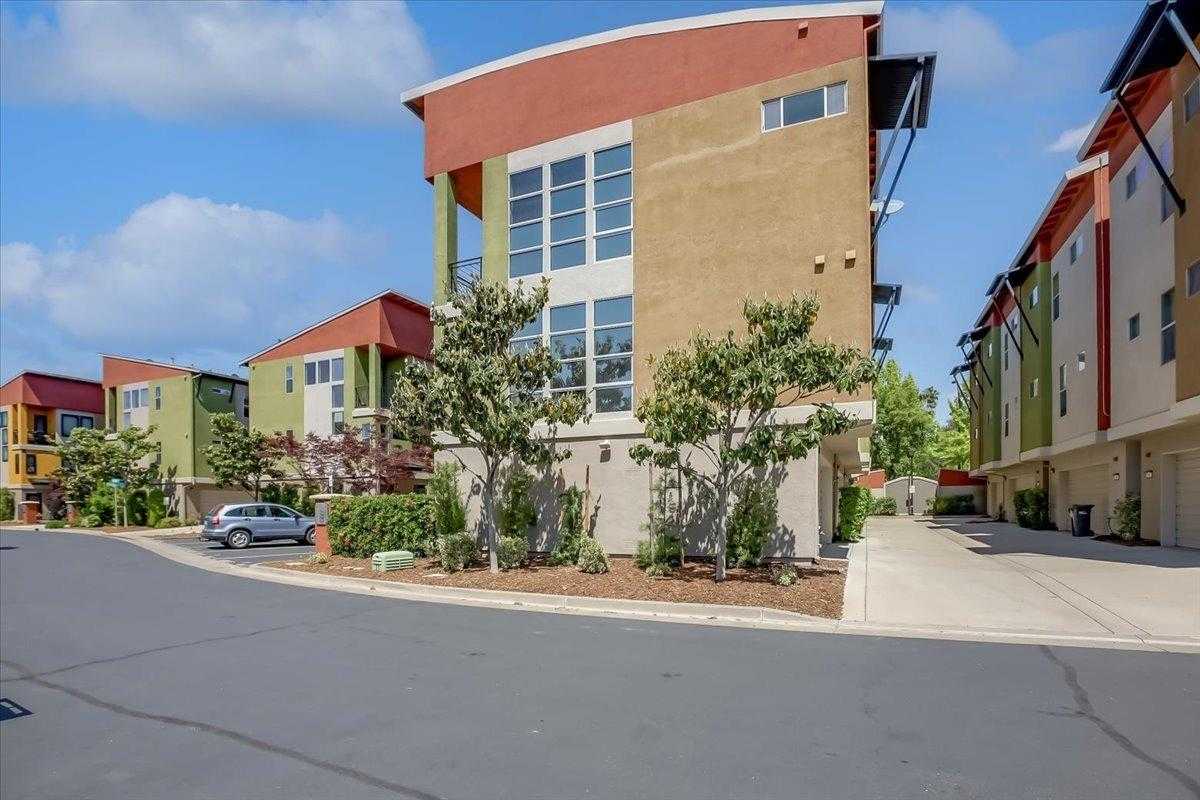 $525,000 - 2Br/3Ba -  for Sale in West Sacramento