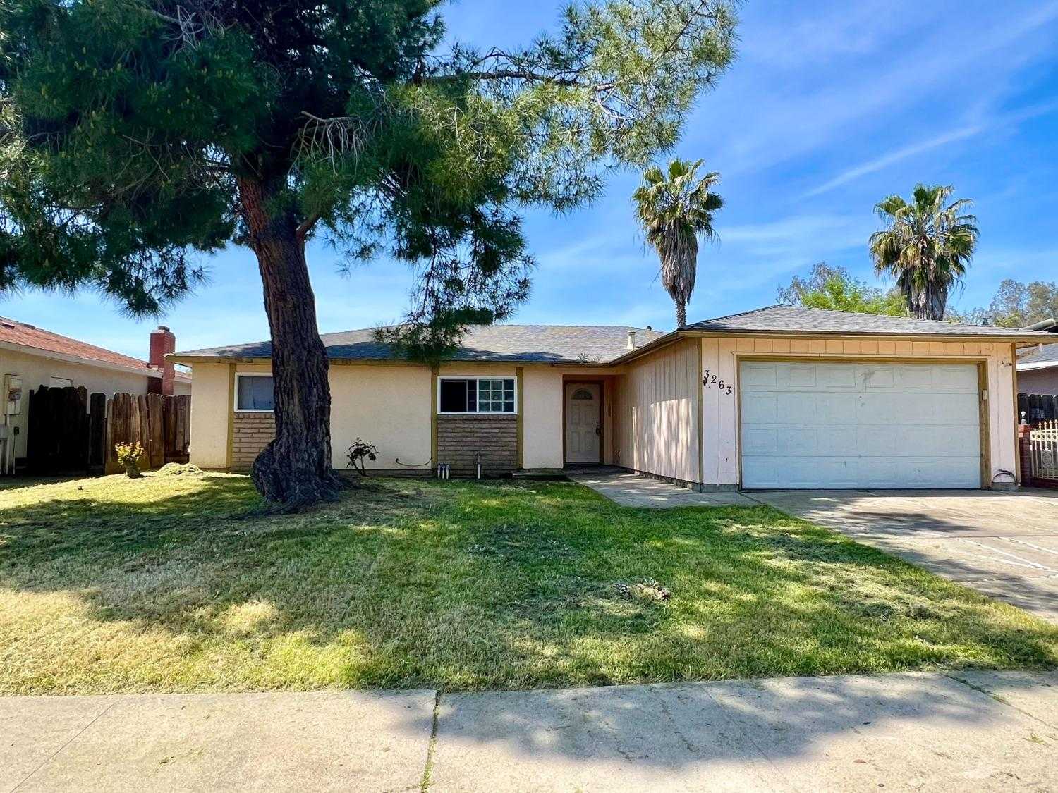 $310,000 - 3Br/2Ba -  for Sale in Merced