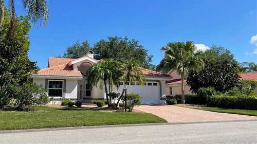 $699,000 - 3Br/2Ba -  for Sale in Fairway Lakes At Palm Aire, Sarasota