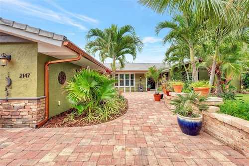 $799,900 - 3Br/3Ba -  for Sale in Frst Lakes Country Club Estates, Sarasota