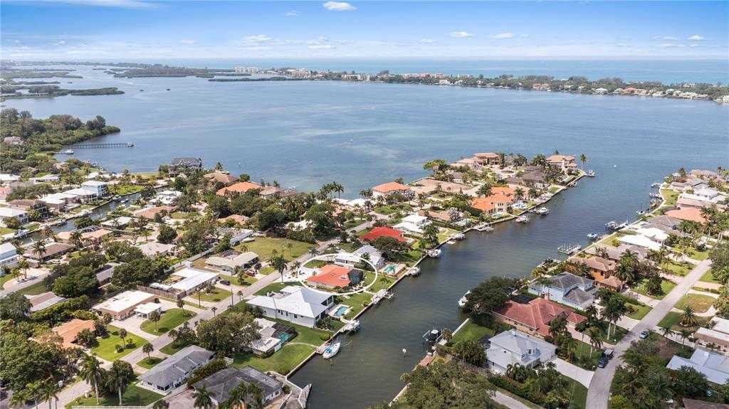 $1,750,000 - 3Br/3Ba -  for Sale in Southpointe Shores, Sarasota