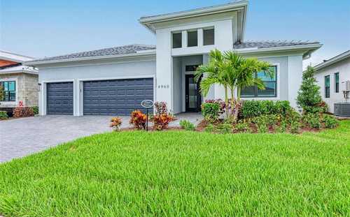 $969,000 - 3Br/3Ba -  for Sale in Cresswind Ph I Subph A & B, Lakewood Ranch