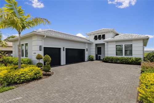 $999,000 - 3Br/4Ba -  for Sale in Cresswind Ph I Subph A & B, Lakewood Ranch