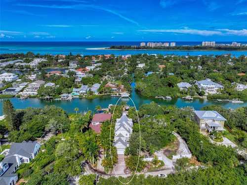 $3,900,000 - 4Br/5Ba -  for Sale in Bay Island, Sarasota