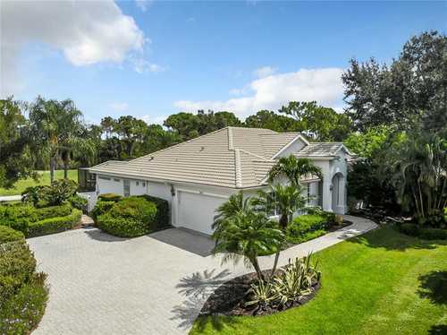 $749,900 - 4Br/3Ba -  for Sale in Venice Golf & Country Club, Venice