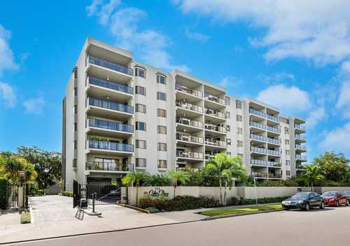 $850,000 - 2Br/2Ba -  for Sale in Palm Place, Sarasota