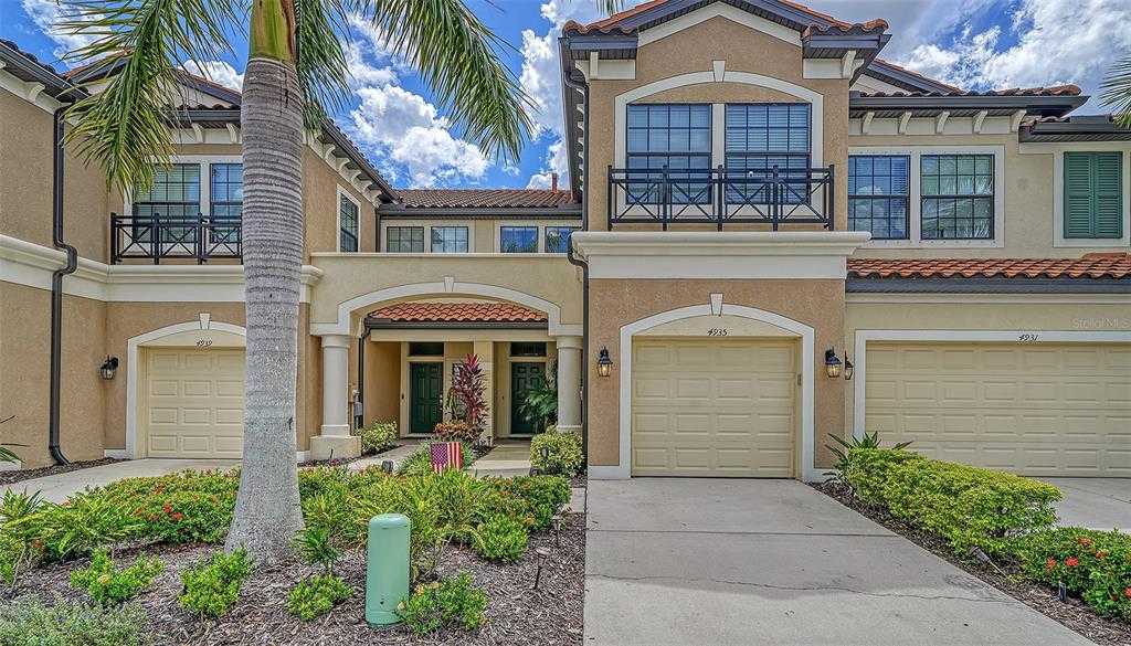 $427,500 - 3Br/3Ba -  for Sale in Muirfield Village At Honore, Sarasota