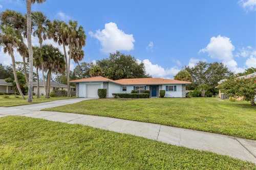 $499,000 - 2Br/2Ba -  for Sale in Gulf Gate Woods, Sarasota