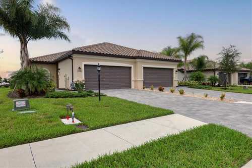 $459,900 - 3Br/2Ba -  for Sale in Lorraine Lakes Ph I, Lakewood Ranch