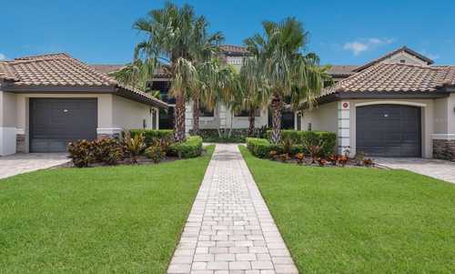 $499,000 - 2Br/2Ba -  for Sale in Lakewood National, Lakewood Ranch