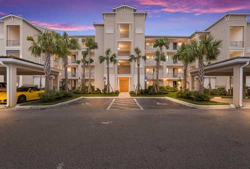 $425,000 - 2Br/2Ba -  for Sale in Lakewood National, Lakewood Ranch