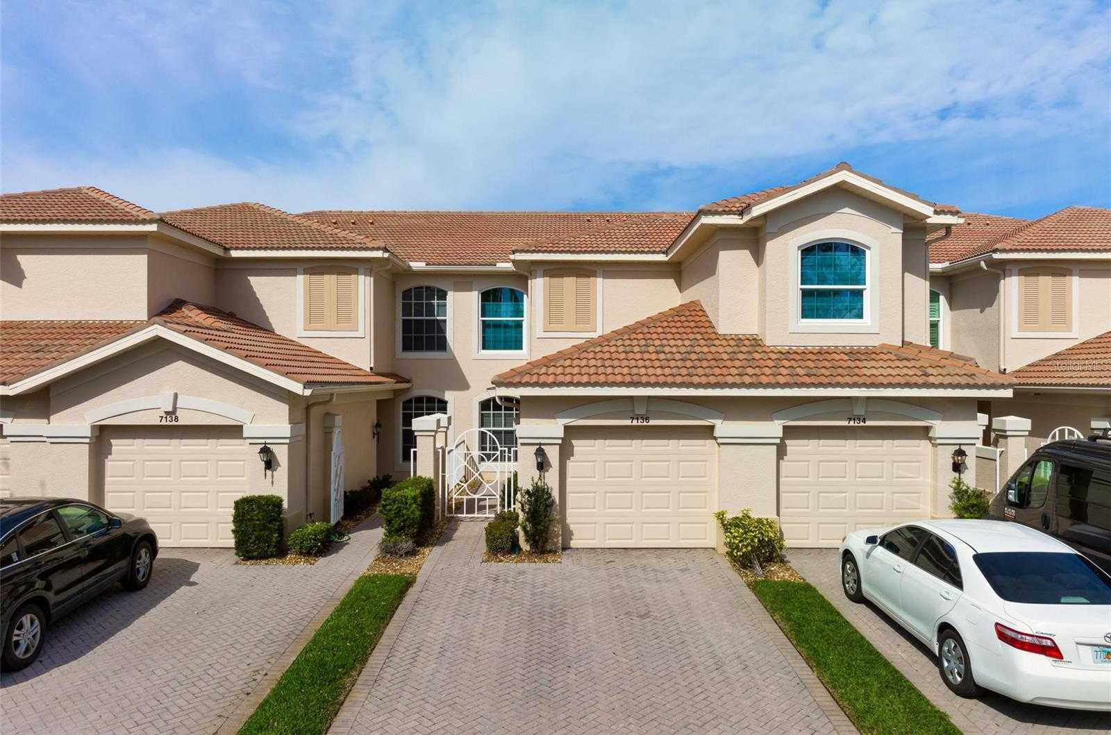 $424,900 - 2Br/2Ba -  for Sale in Arielle On Palmer Ranch Sec 1, Sarasota