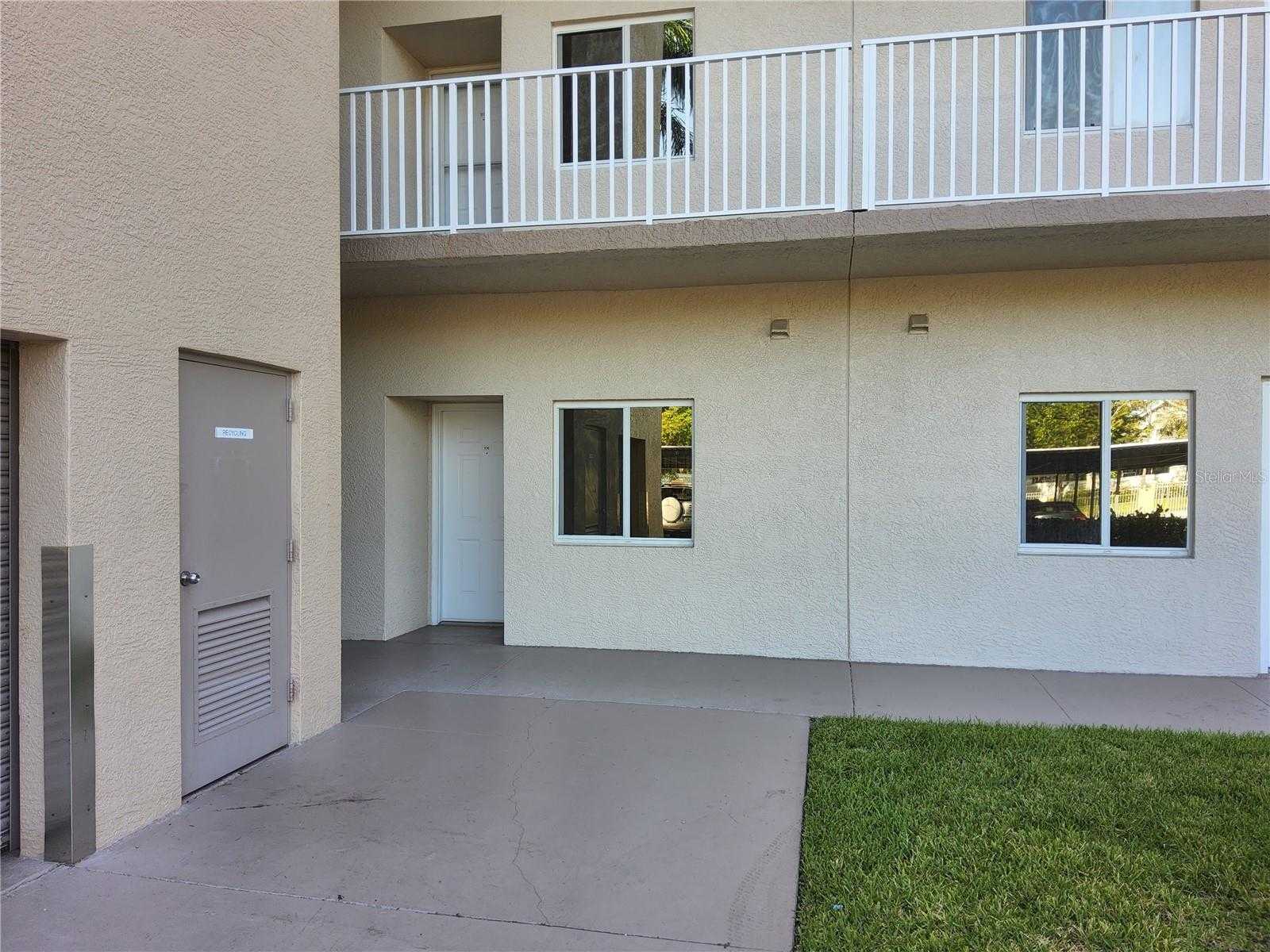 View FORT MYERS, FL 33919 condo