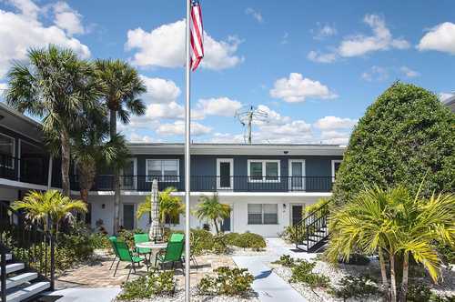 $260,000 - 2Br/1Ba -  for Sale in Windsor House, Venice