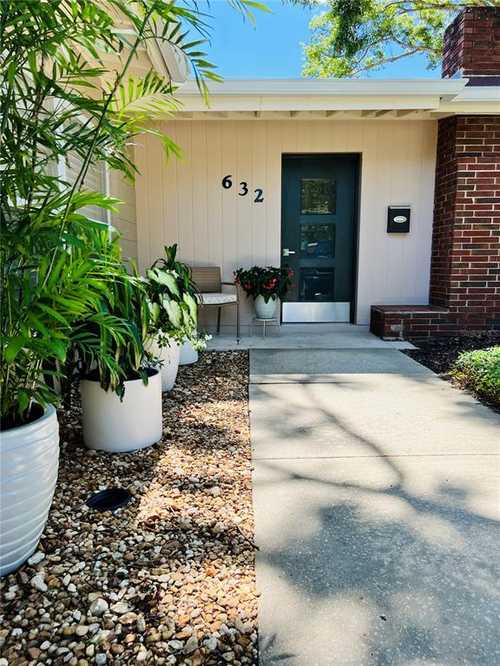 $439,000 - 3Br/2Ba -  for Sale in Oakland Shores 1st Add, Maitland