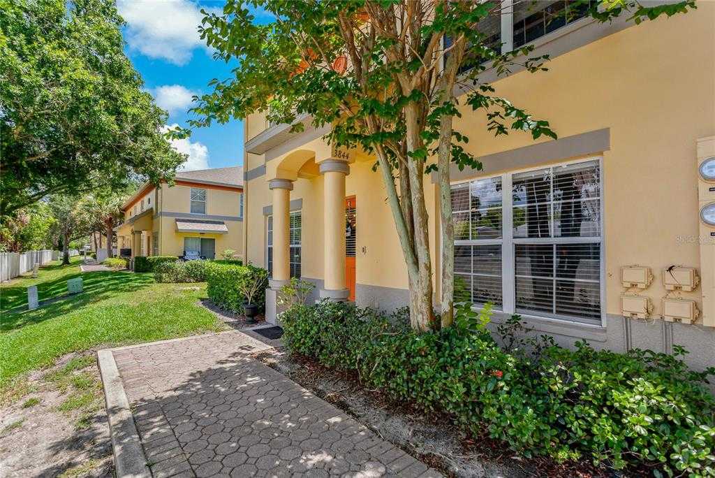 $295,000 - 3Br/3Ba -  for Sale in Coquina Key Twnhms, St Petersburg