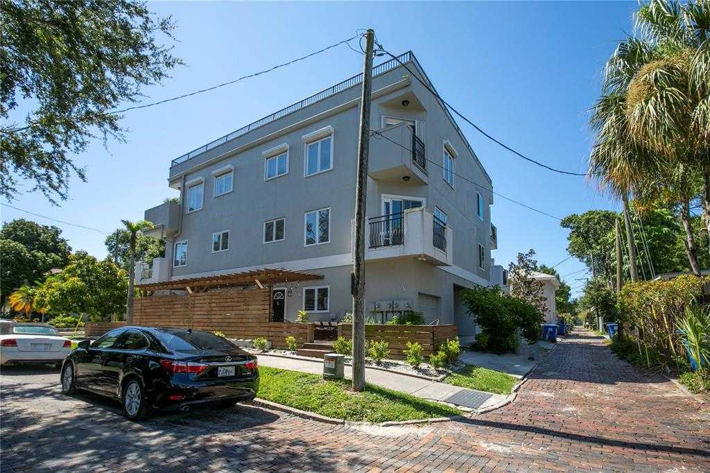 $585,000 - 2Br/3Ba -  for Sale in Crescent View Twnhms, St Petersburg