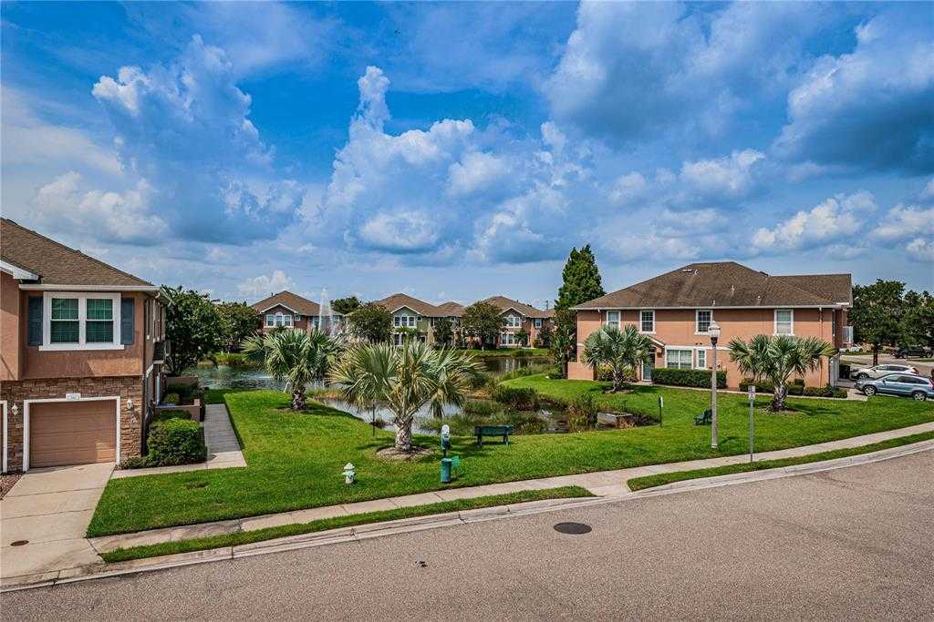 $399,999 - 3Br/3Ba -  for Sale in Bay Breeze Cove, St Petersburg