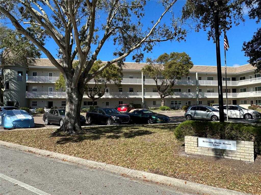 View CLEARWATER, FL 33763 condo