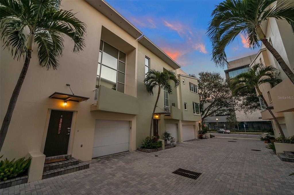 $719,900 - 2Br/2Ba -  for Sale in Straub Court Twnhms, St Petersburg