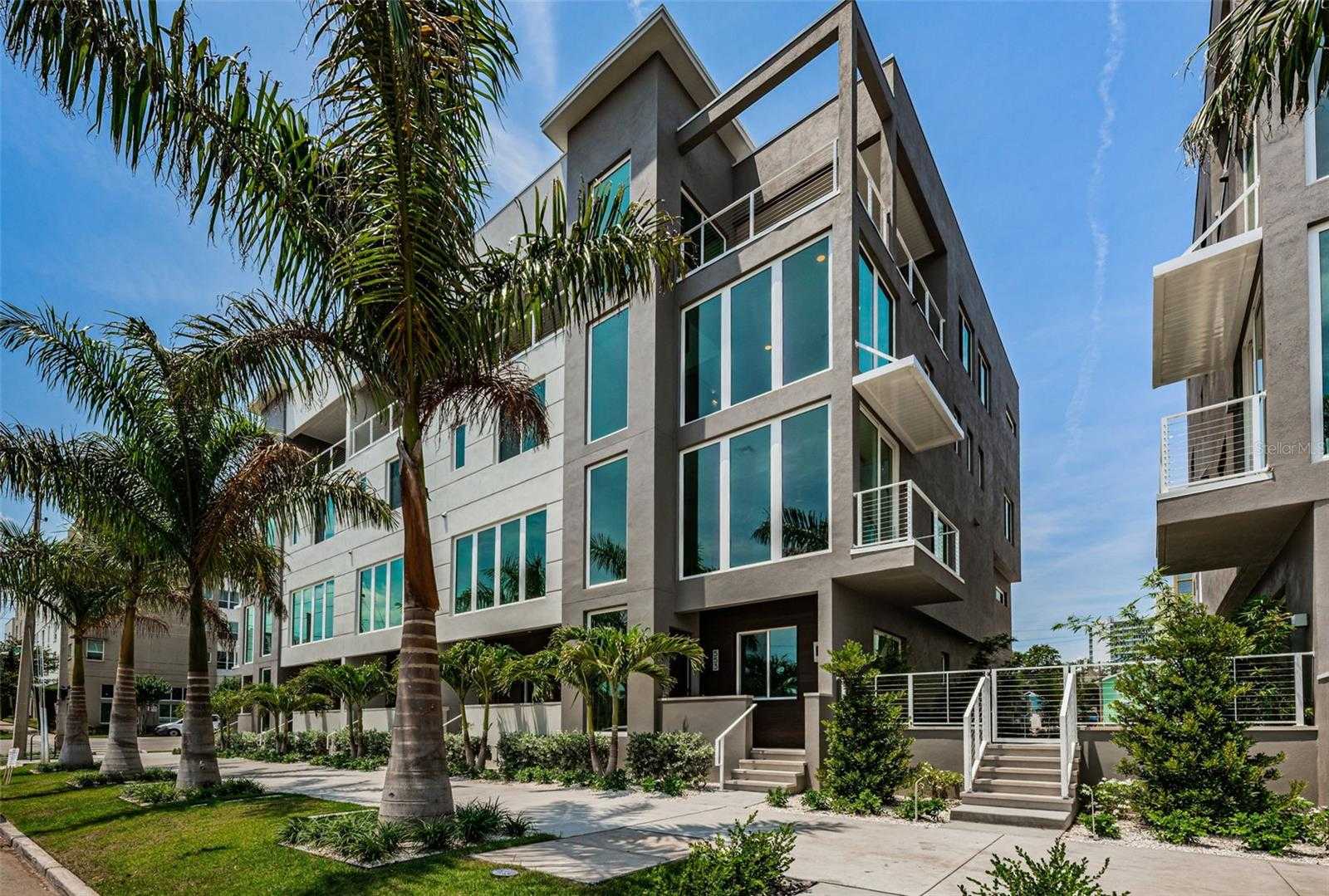 $1,795,000 - 4Br/4Ba -  for Sale in Royal Twnhms, St Petersburg