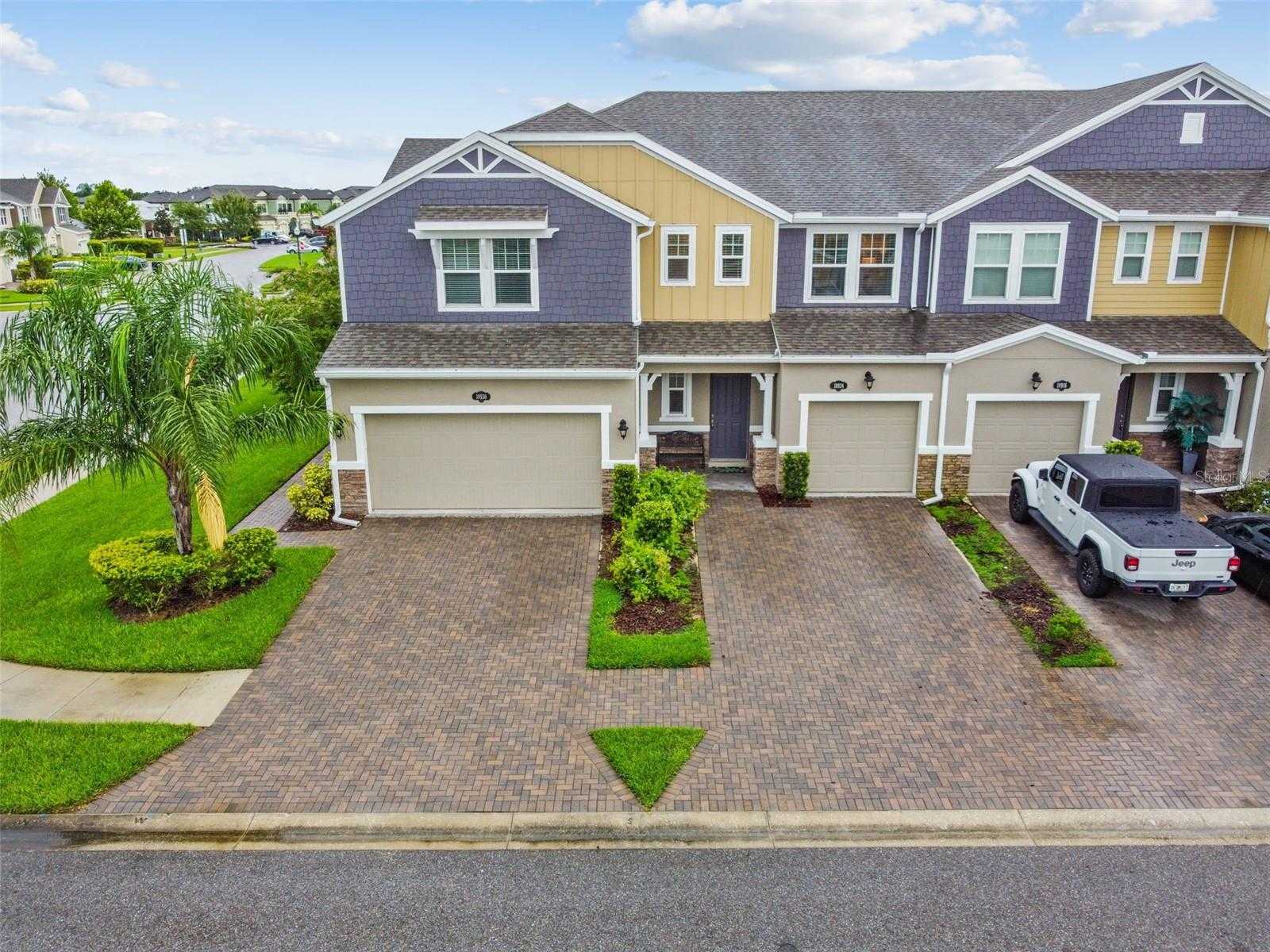View LUTZ, FL 33558 townhome