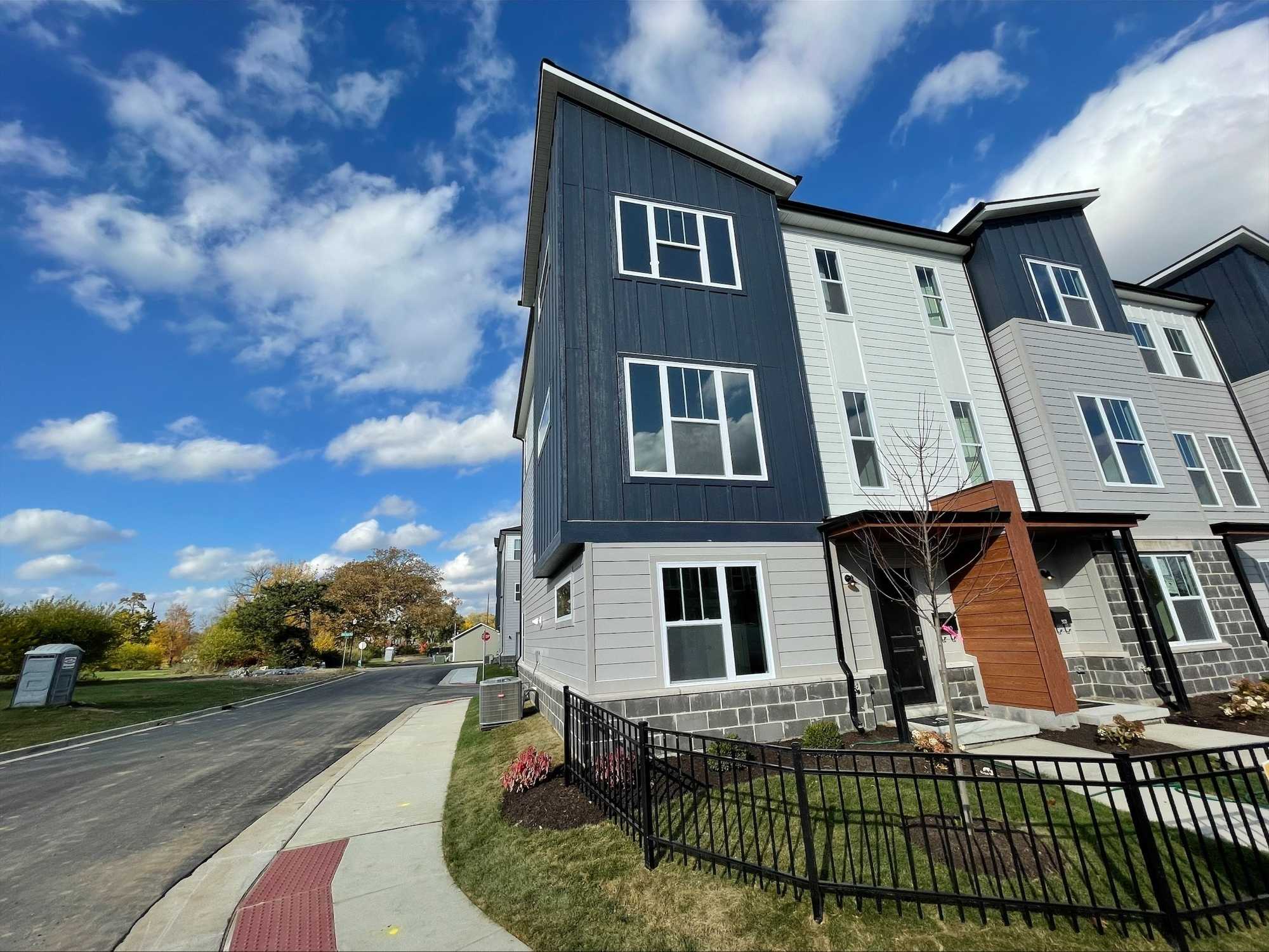 View Indianapolis, IN 46222 townhome