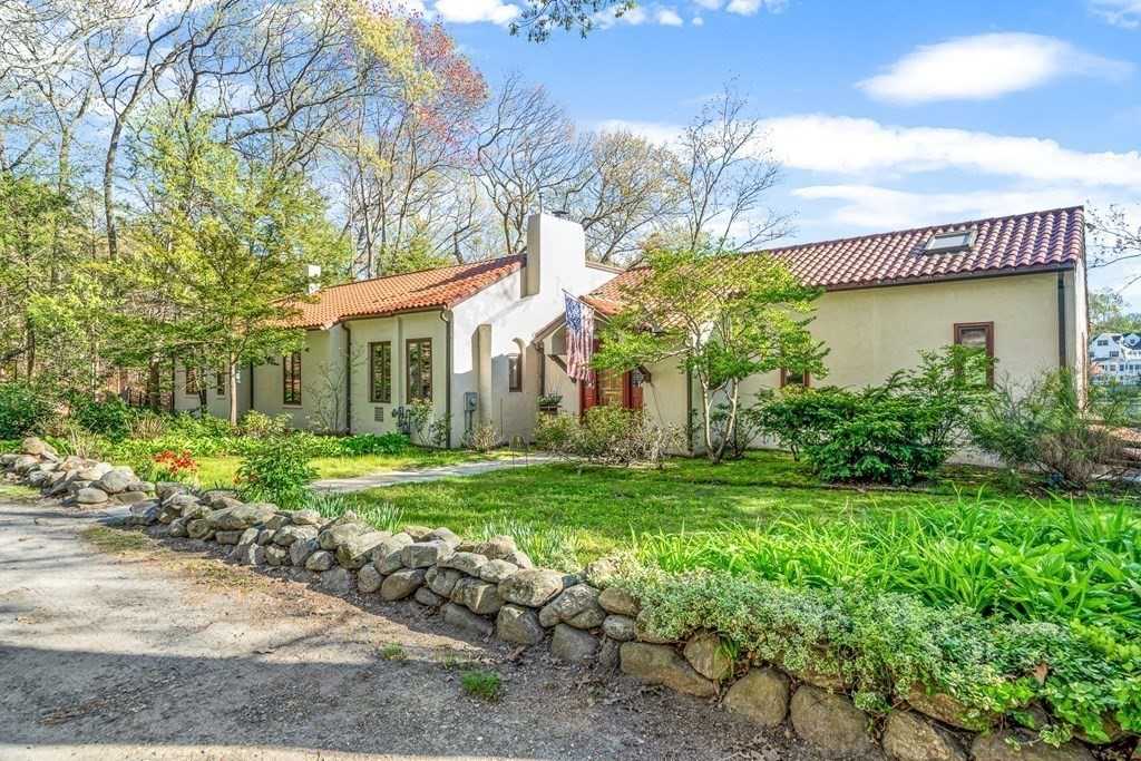 $1,799,000 - 4Br/4Ba -  for Sale in Winchester