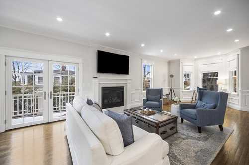 $1,795,000 - 4Br/4Ba -  for Sale in Newton