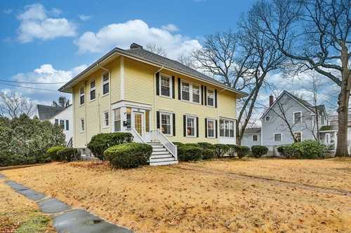 $829,000 - 4Br/2Ba -  for Sale in Milton