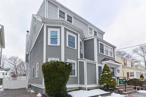 $999,000 - 3Br/3Ba -  for Sale in Newton