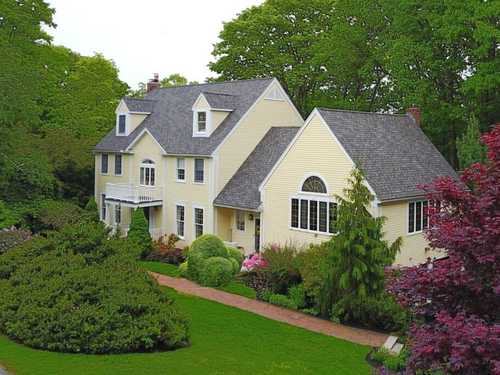 $1,200,000 - 5Br/3Ba -  for Sale in North Andover