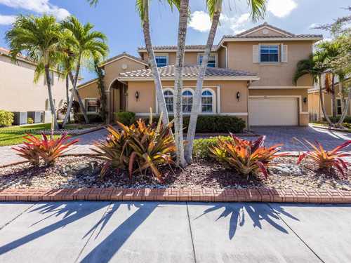 $1,090,000 - 5Br/4Ba -  for Sale in Vulcan Materials Company, Pembroke Pines