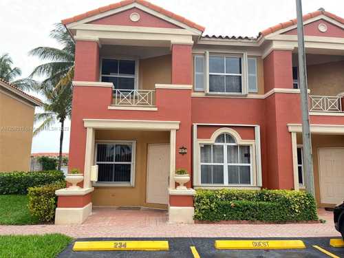 $430,000 - 3Br/3Ba -  for Sale in The Gates At Doral Isles, Doral
