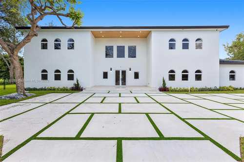 $5,999,000 - 10Br/10Ba -  for Sale in Galloway Glenn Estates, Miami